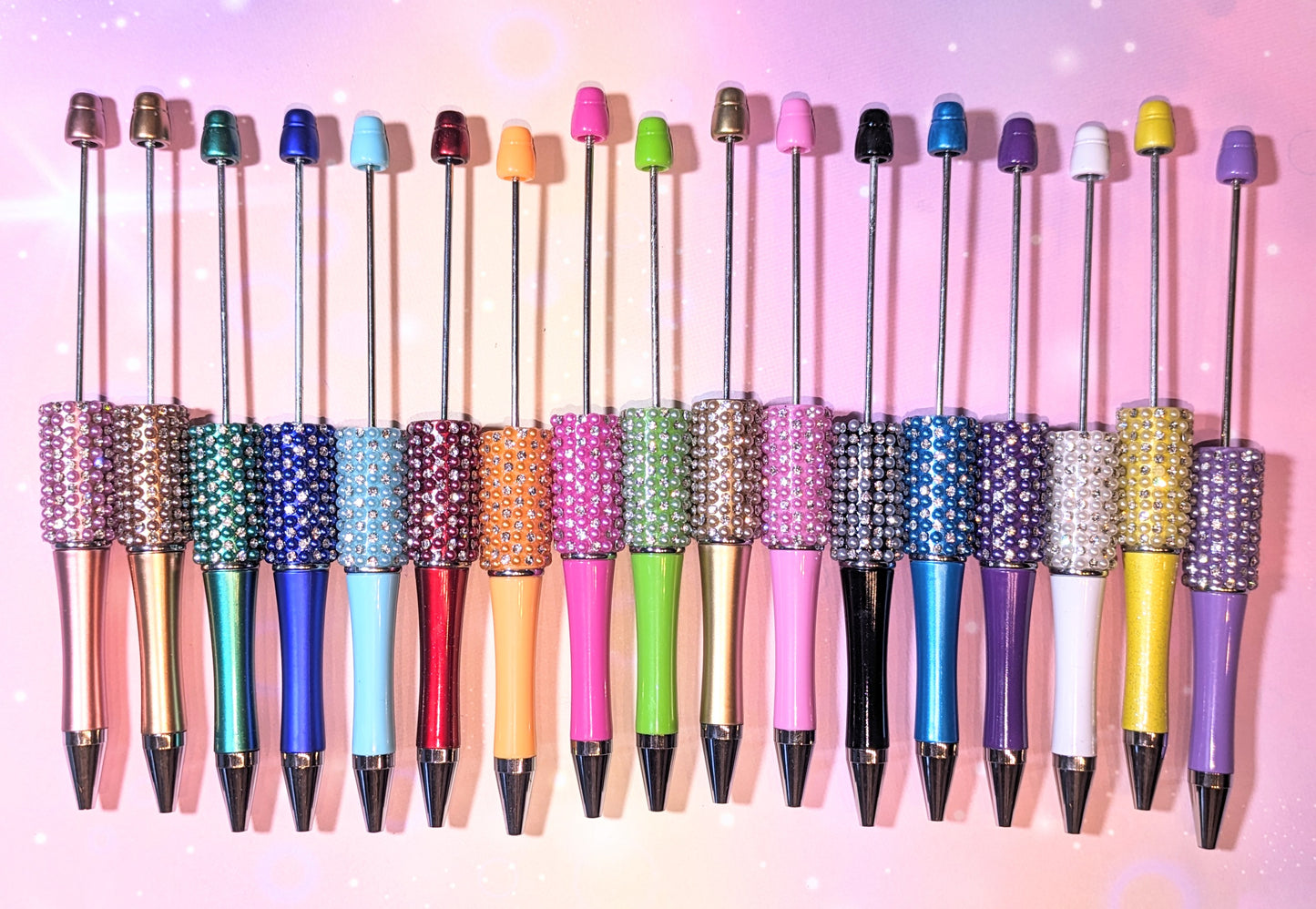 Funkelnde Kugelschreiber in unterschiedlichen Farben