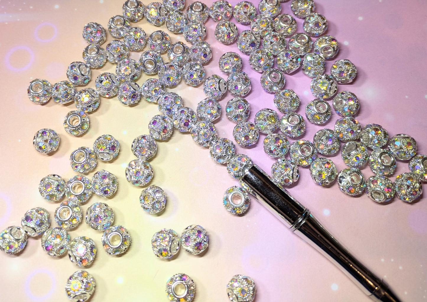 S98 Hochwertige 12 mm Metallperlen mit AB großen Strasssteinen UV