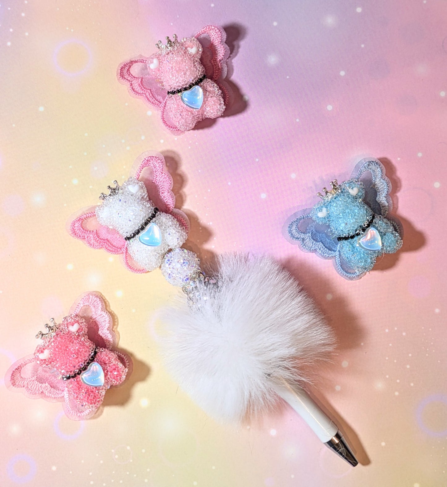 Zuckerperle Bär mit Krone und Flügeln in verschiedenen Farben