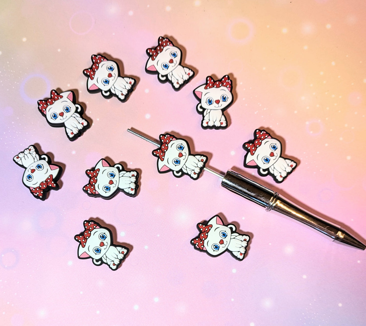 Focal Silikonperle Katze weiß mit roter Schleife