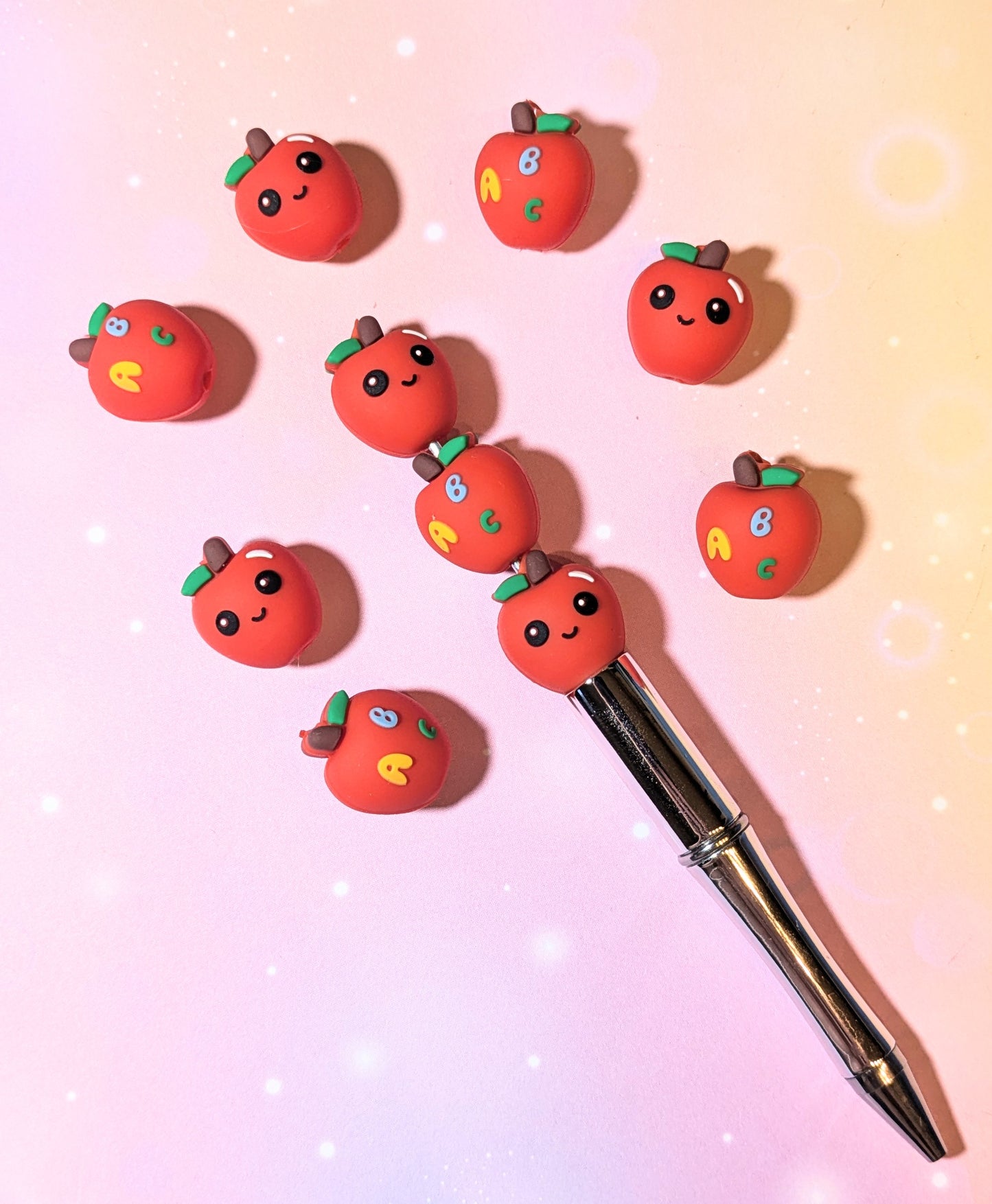 Focal Silikonperle 3D Apfel ABC rot