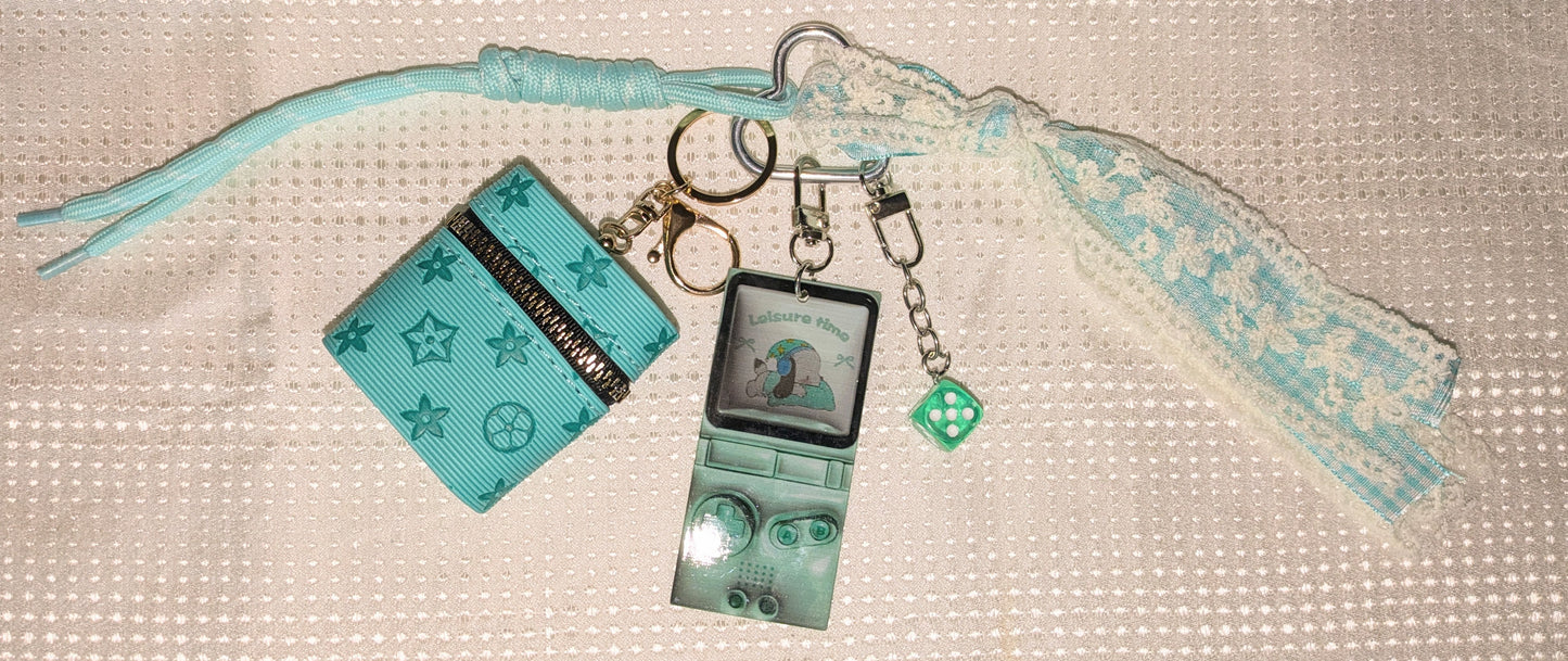 Taschenbaumler mit Kopfhörertasche Tiffany mit vielen Details