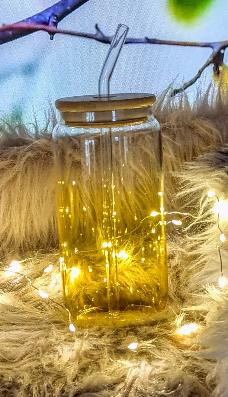 Glasbecher mit kräftigem gelbem Farbverlauf mit Bambusdeckel und Trinkröhrchen + Sticker nach Wahl