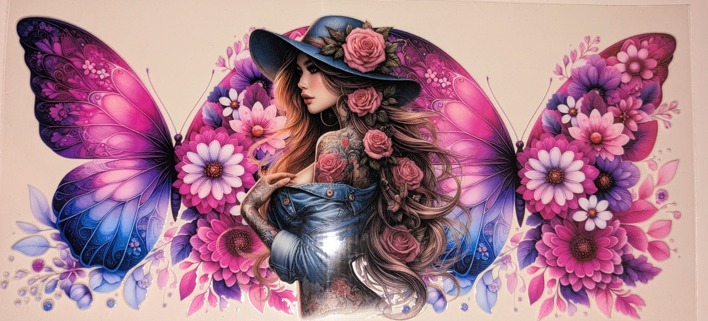 16 Oz Tattoogirl pink mit Jeansjacke mit Schmetterlingen CS000085