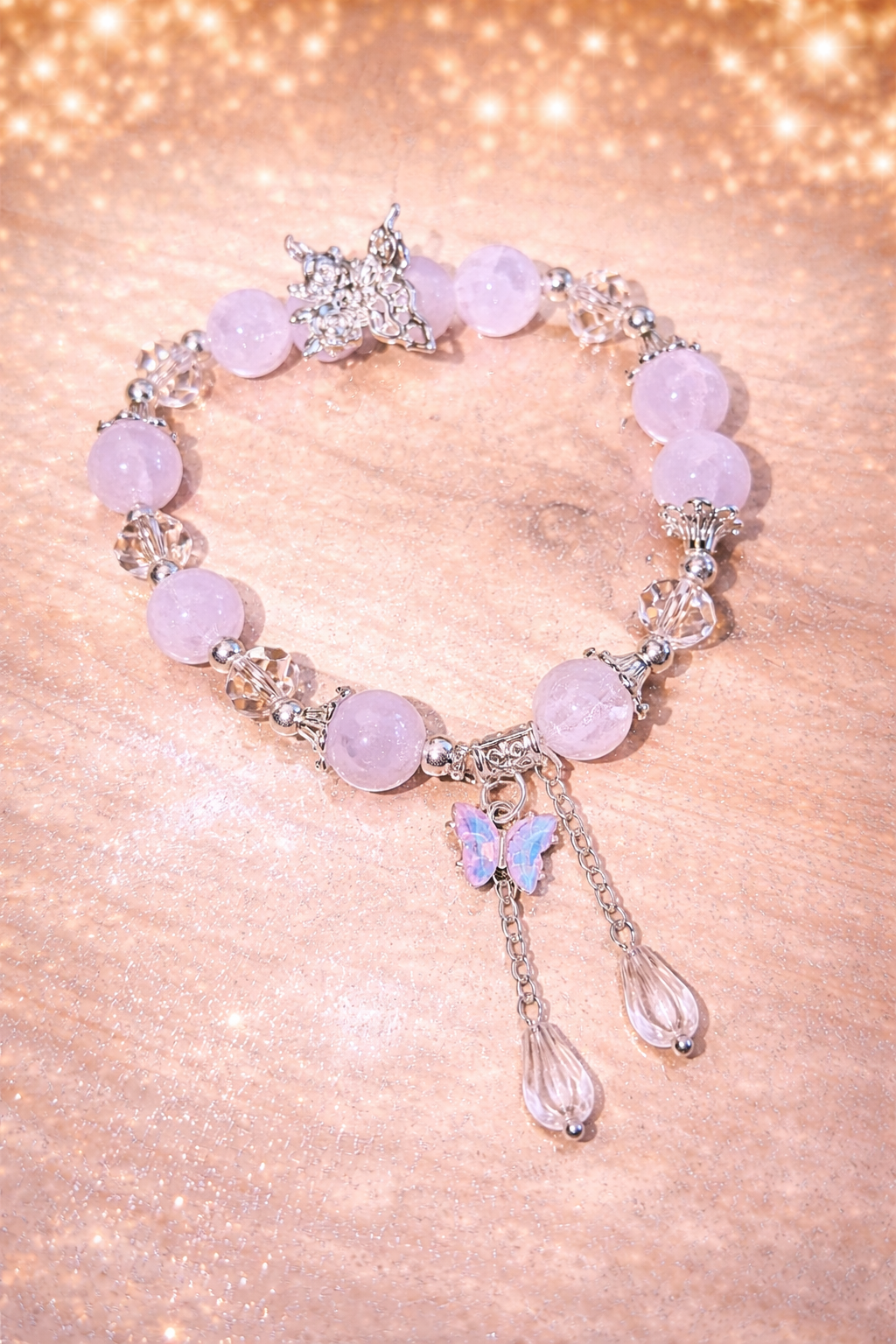 Glasperlenarmband Flieder mit Schmetterlingen Kettchen