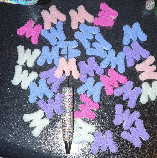 M Buchstaben Rosen Charm Perlen in unterschiedlichen Farben