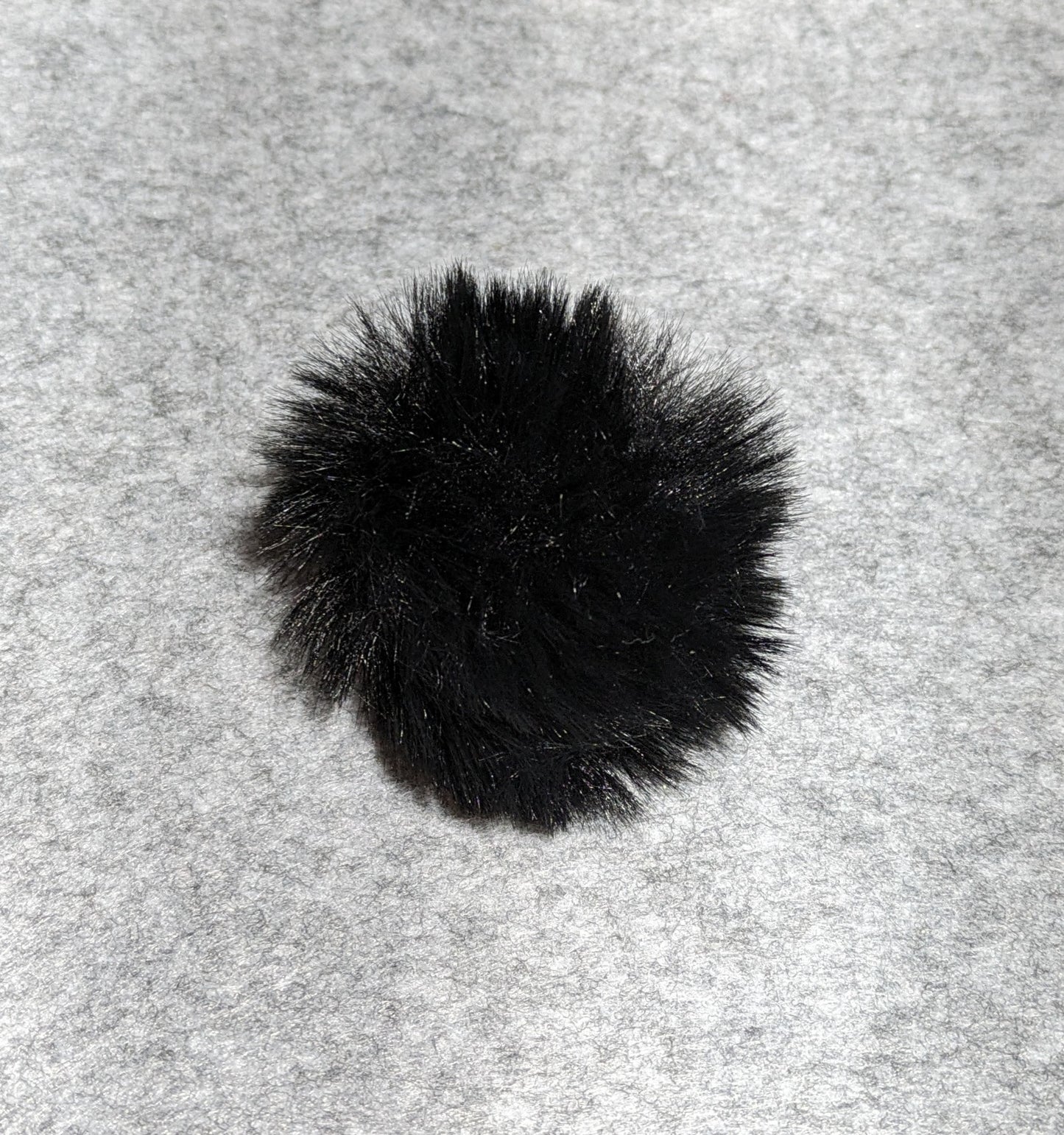 Pompom aus Kunstfaser 6cm Diverse Farben