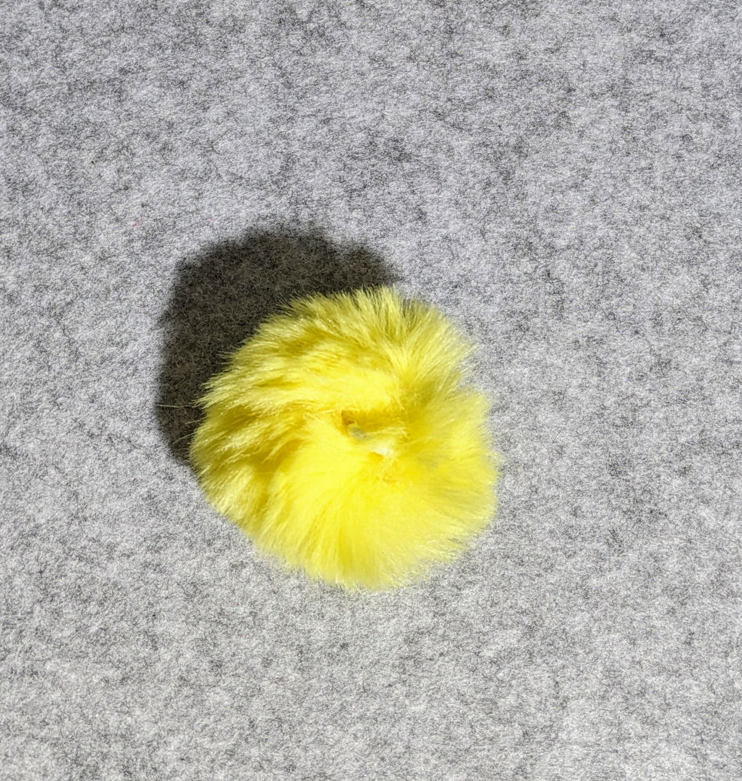 Pompom aus Kunstfaser 6cm Diverse Farben