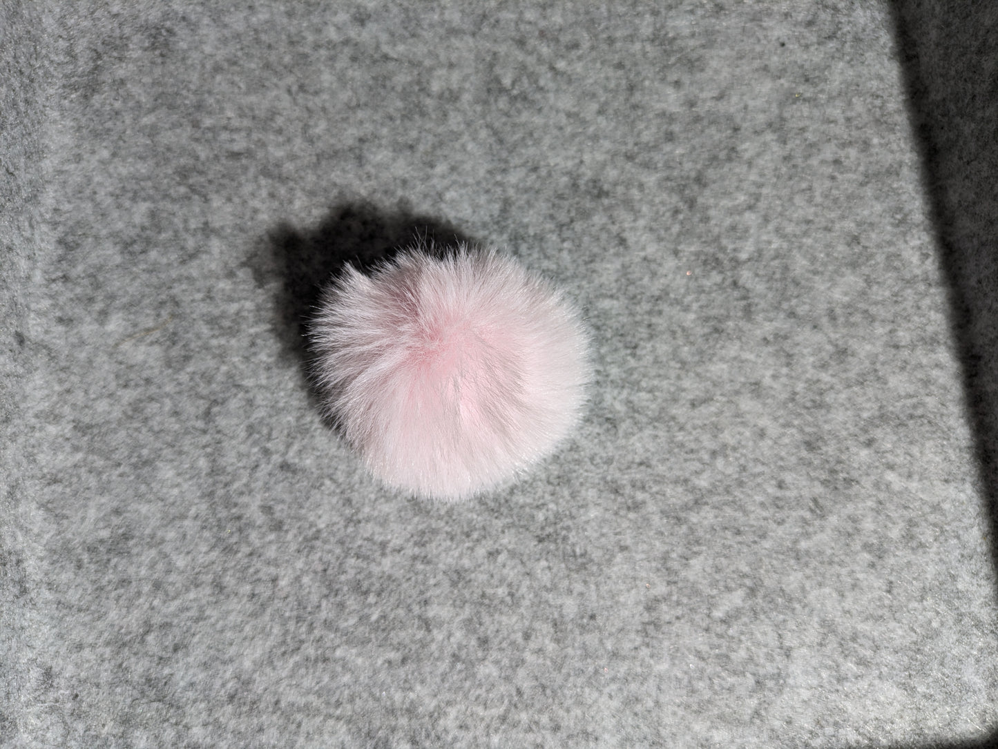 Pompom aus Kunstfaser 6cm Diverse Farben
