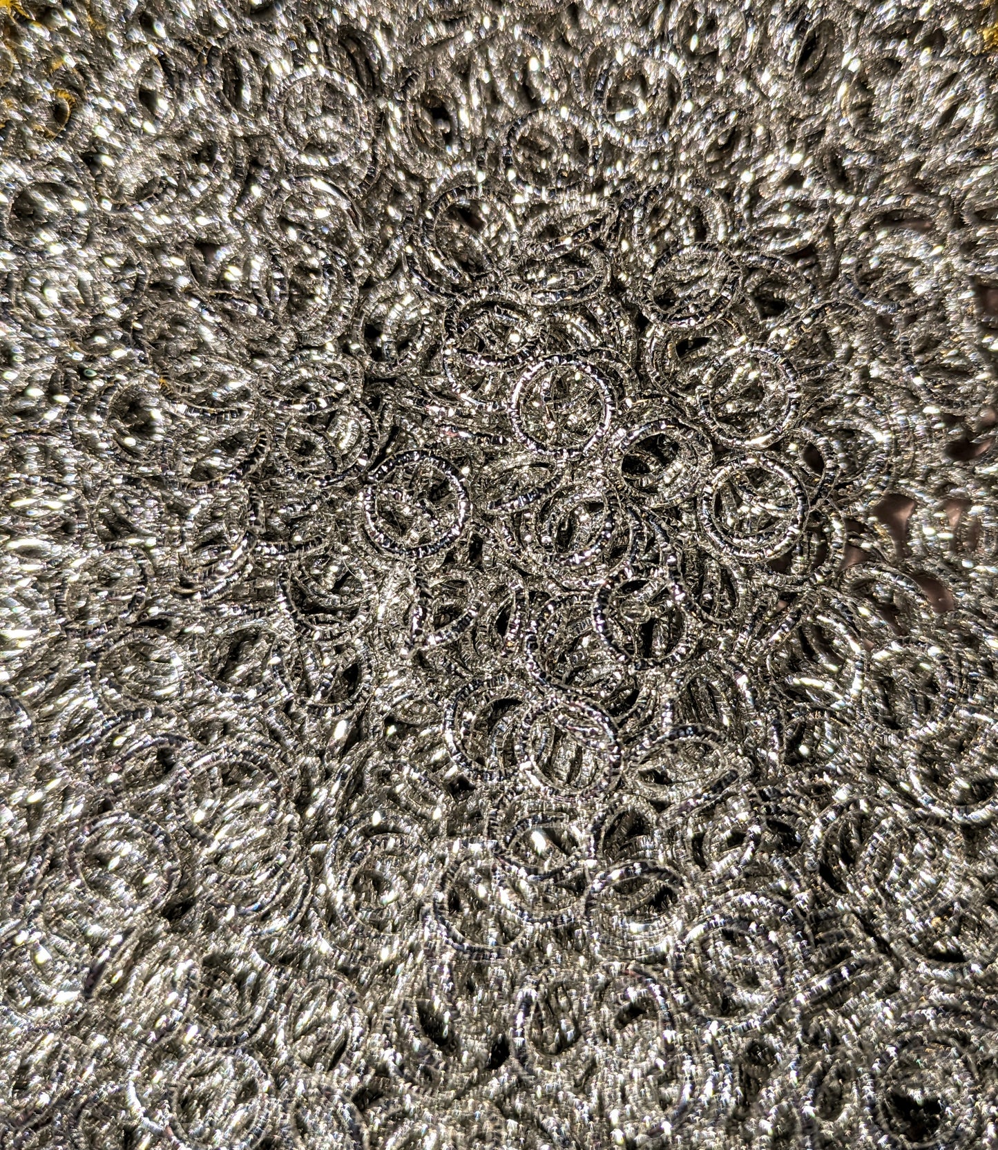 Hochwertige Sprungringe Schraffierte Oberfläche Gold oder Silber