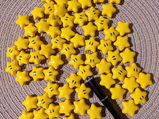 gelbe Sterne mit Augen