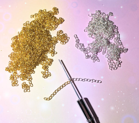 Kleine Kettchen in Gold oder Silber zum anhängen an z.B Kugelschreiber