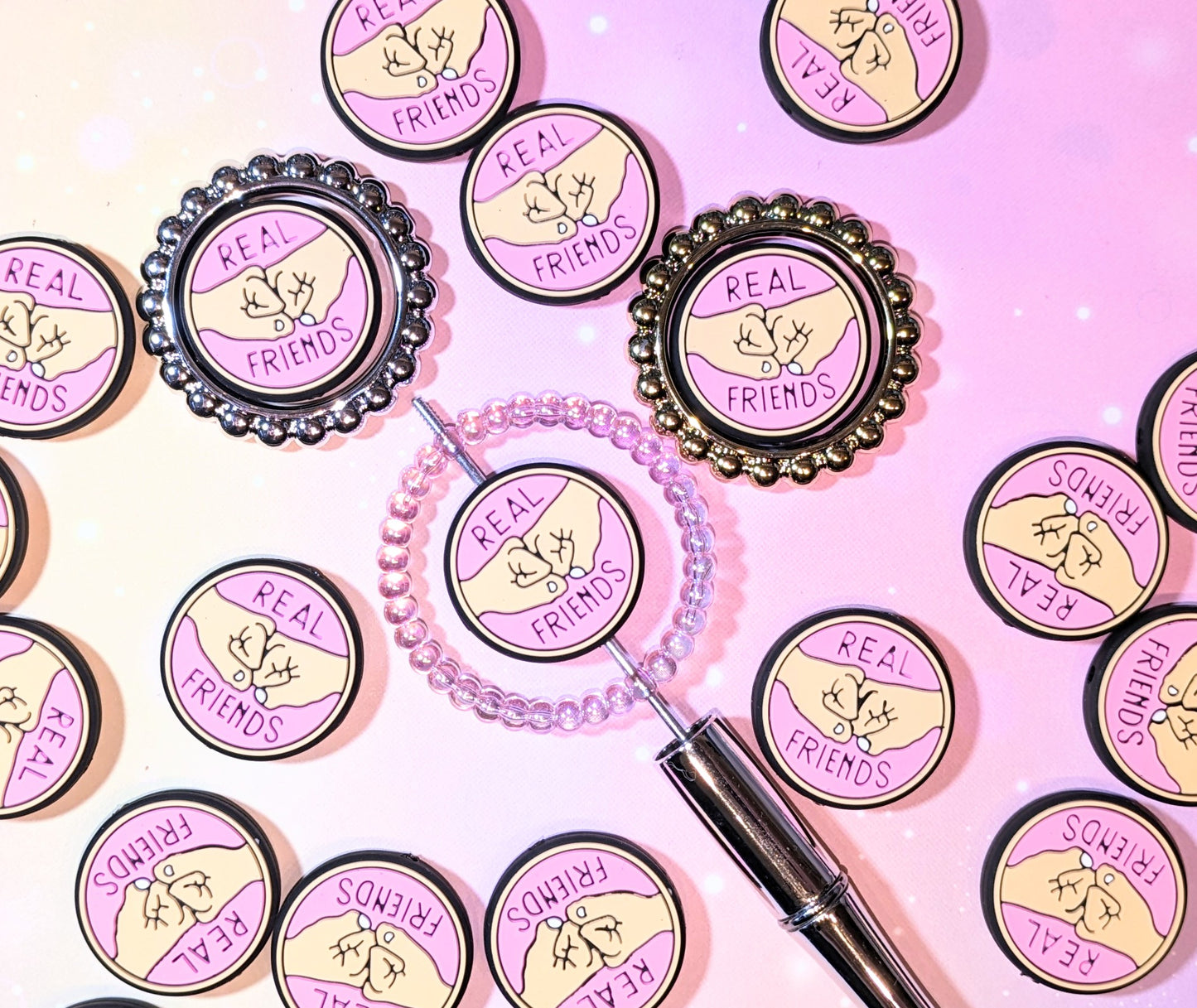 S48  Silikonperle Focal " Real Friends" Faust Freunde rosa