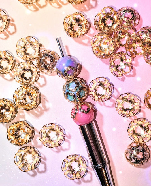 Verziehnrungen in gold mit Blumenstanzungen für 16 mm Perlen