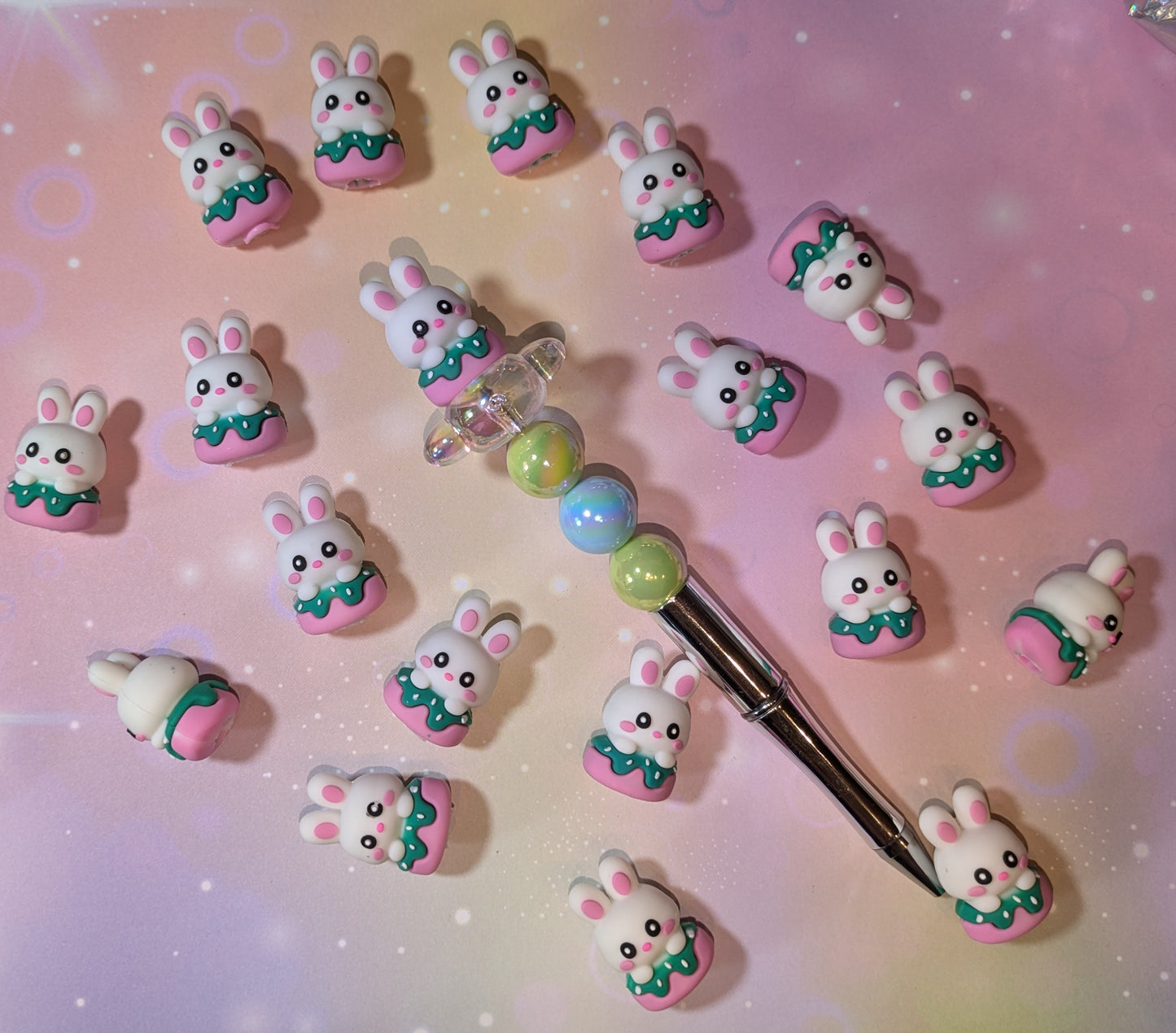 Pentopper / Stiftaufsätze Hase auf Dougnut weiß pink