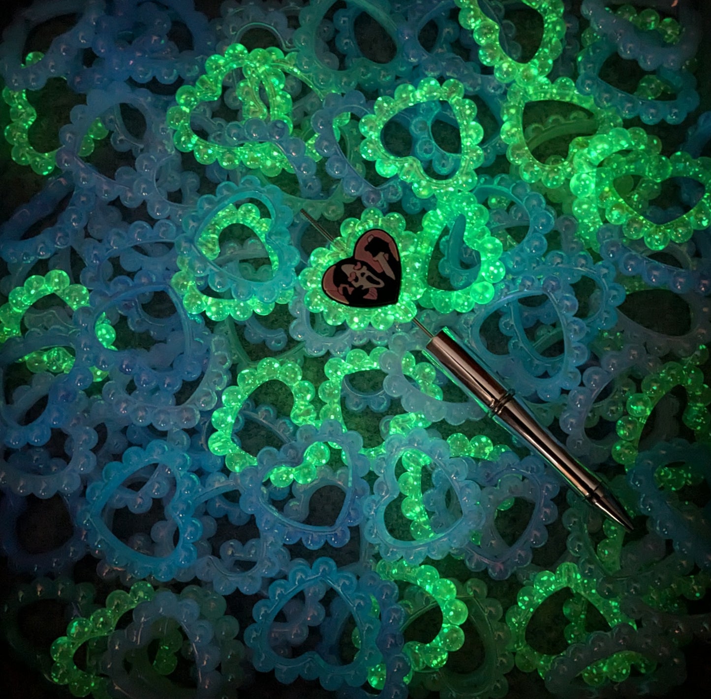 Herzrahmen in verschiedenen Farben Glow in the Dark Nachtleuchtend