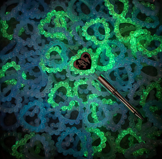 Herzrahmen in verschiedenen Farben Glow in the Dark Nachtleuchtend