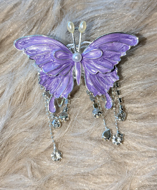 Atemberaubende große Schmetterlingsperle lila