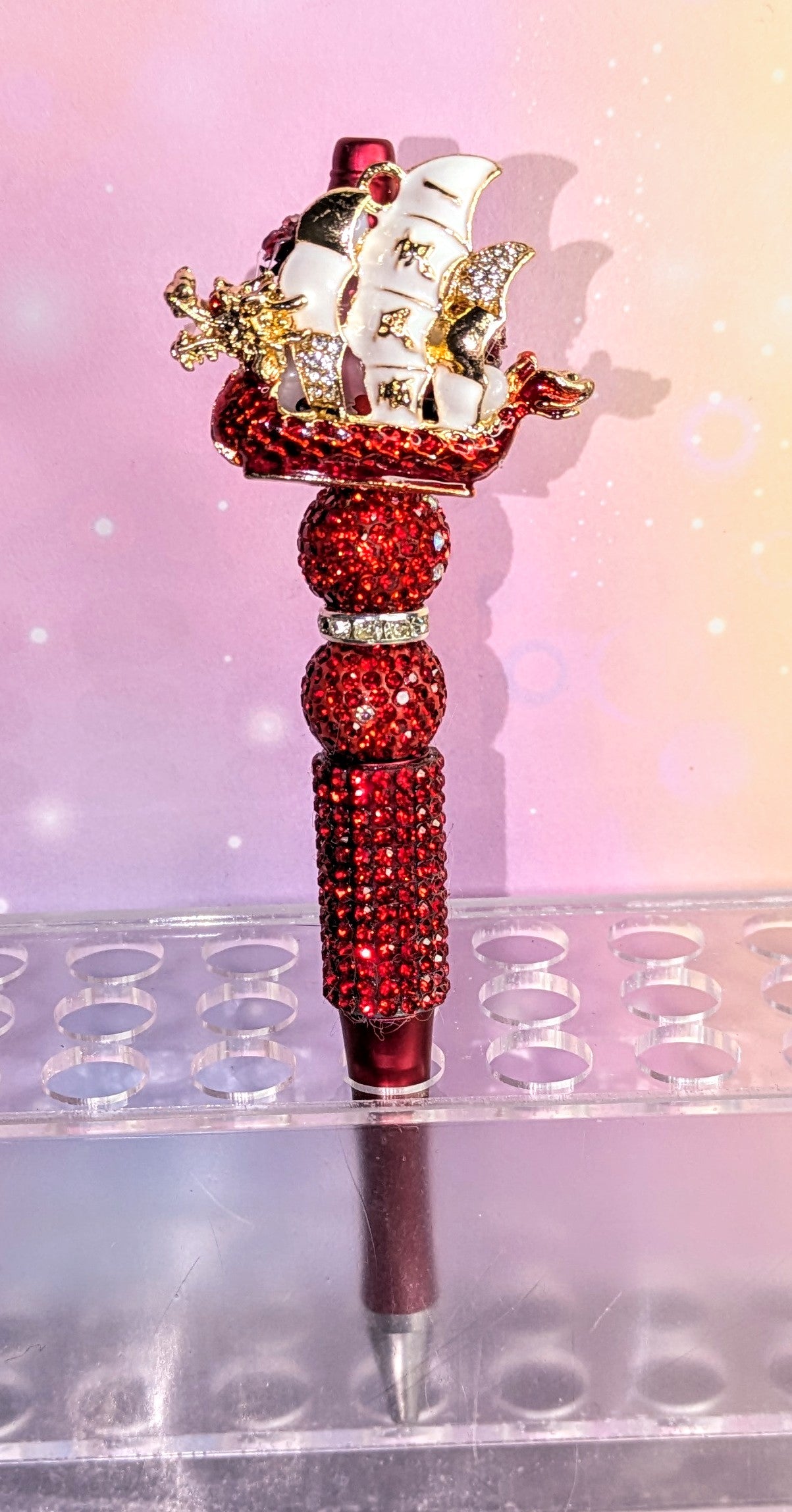 Unikat Chinesische Drachenboot Metallperle in gold und rot gehalten