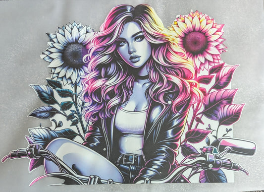 Bügelbild Gr.L " Bikergirl mit Sonnenblumen " GBB000022