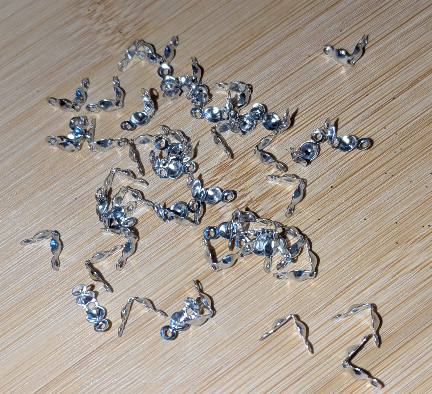 Verschluss / Verblendung für die Quetschperlen