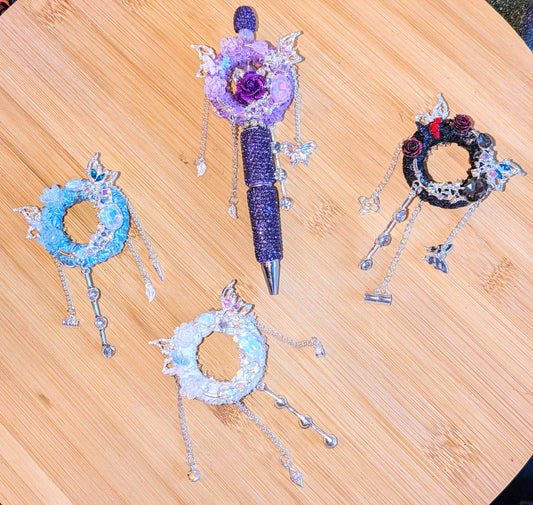 XXL Rahmen gestaltet mit Anhängern Flügeln Glasperlen in verschiedenen Farben