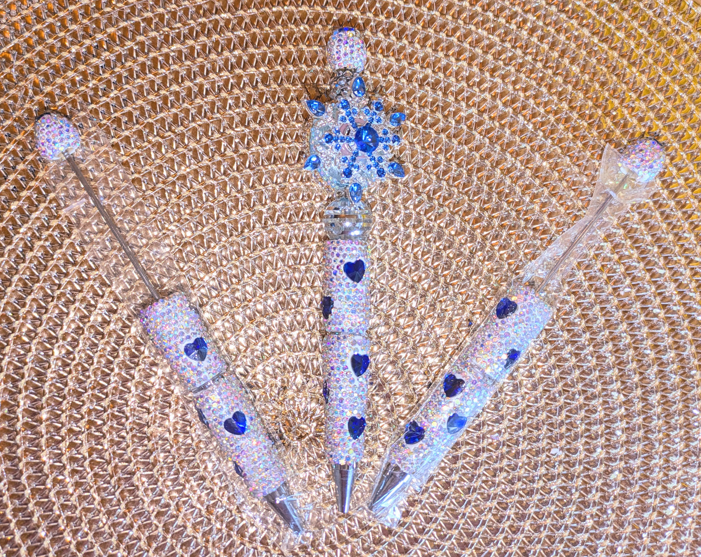 Handgestaltete Strasskugelschreiber mit Herzen silber royalblau