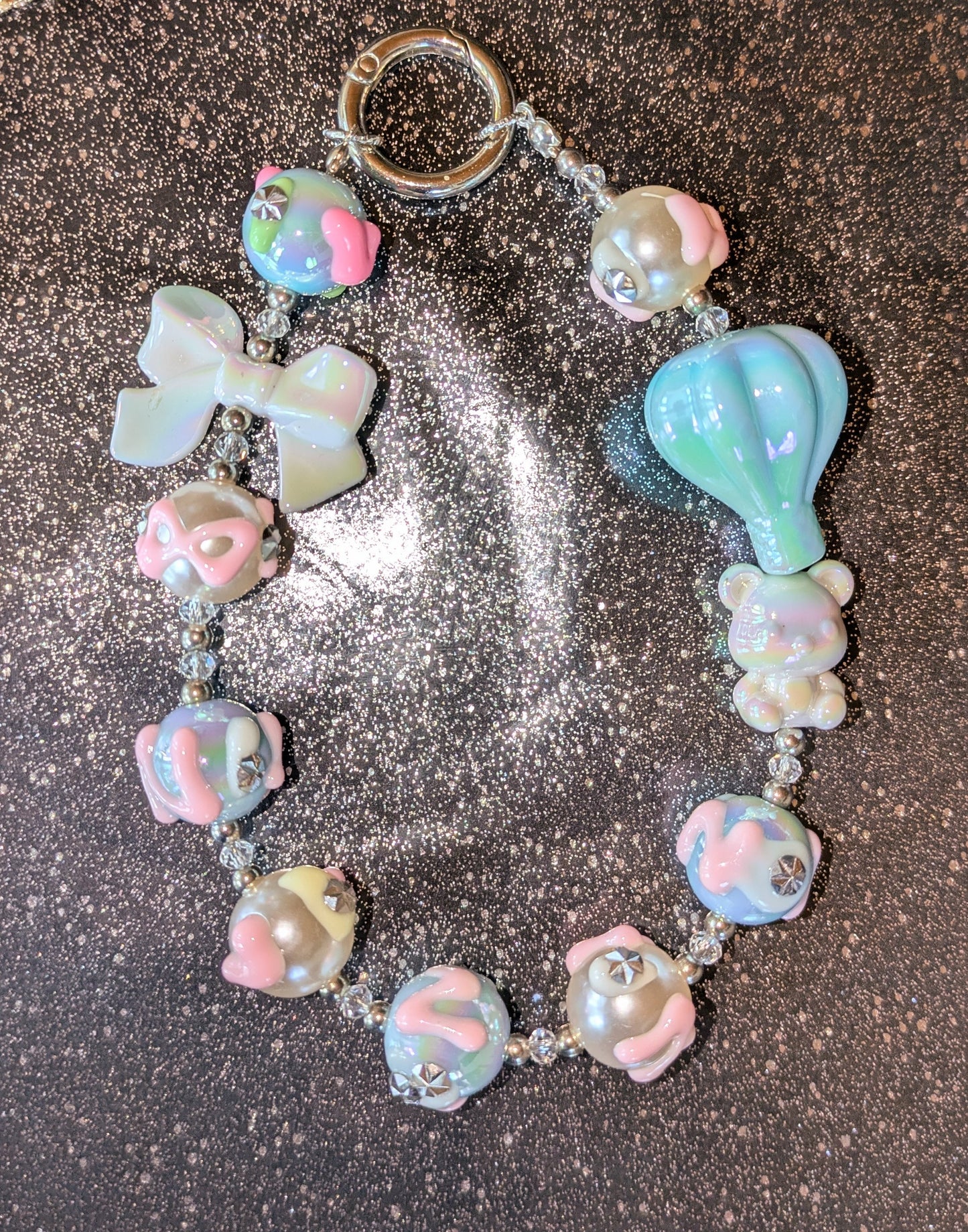 Handykette Schlüsselanhänger mit Handbemalten Perlen hellblau weiss