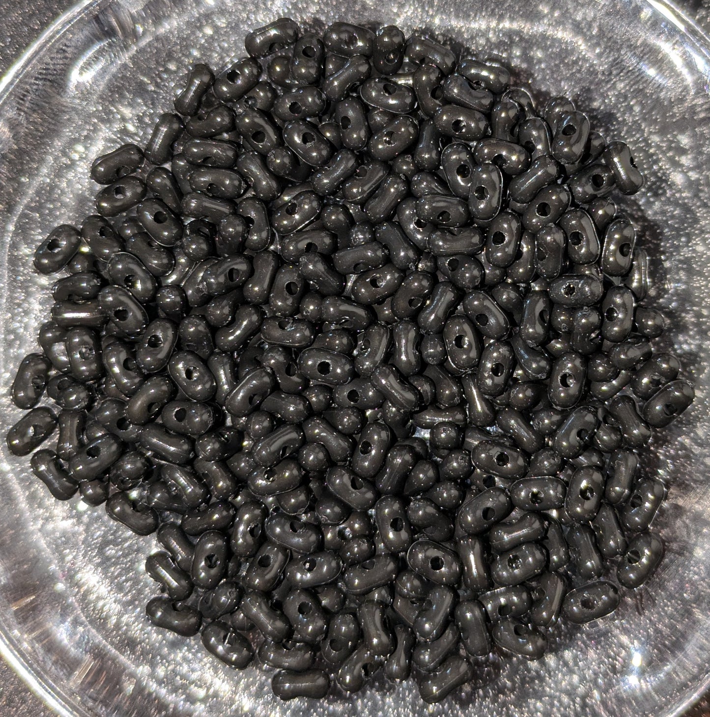 kleine Knochenperlen in schwarz