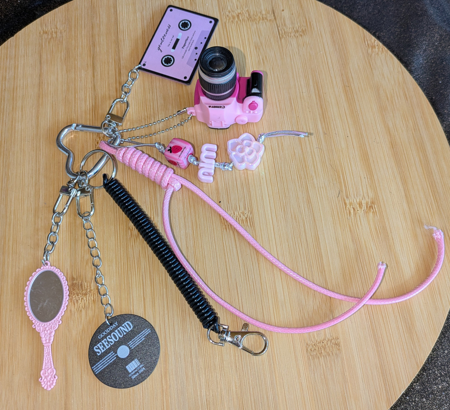 Taschenbaumler mit Kamera (Licht und Geräusch) in Rosa