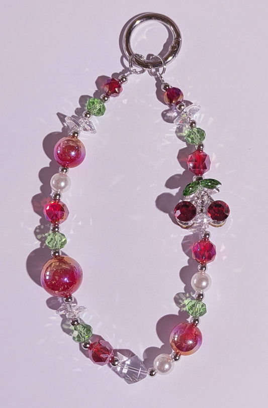 Hochwertige Handykette aus Glas- und Metallperlen in Rot mit Metallkirschperle
