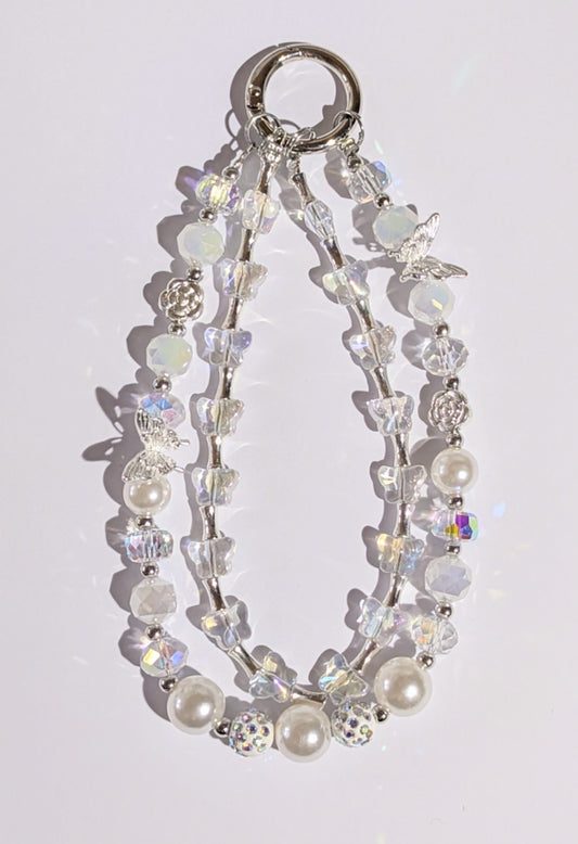 Hochwertige Elegante Doppelläufige Handykette aus Glas- und Metallperlen in weiß mit Schmetterlingen