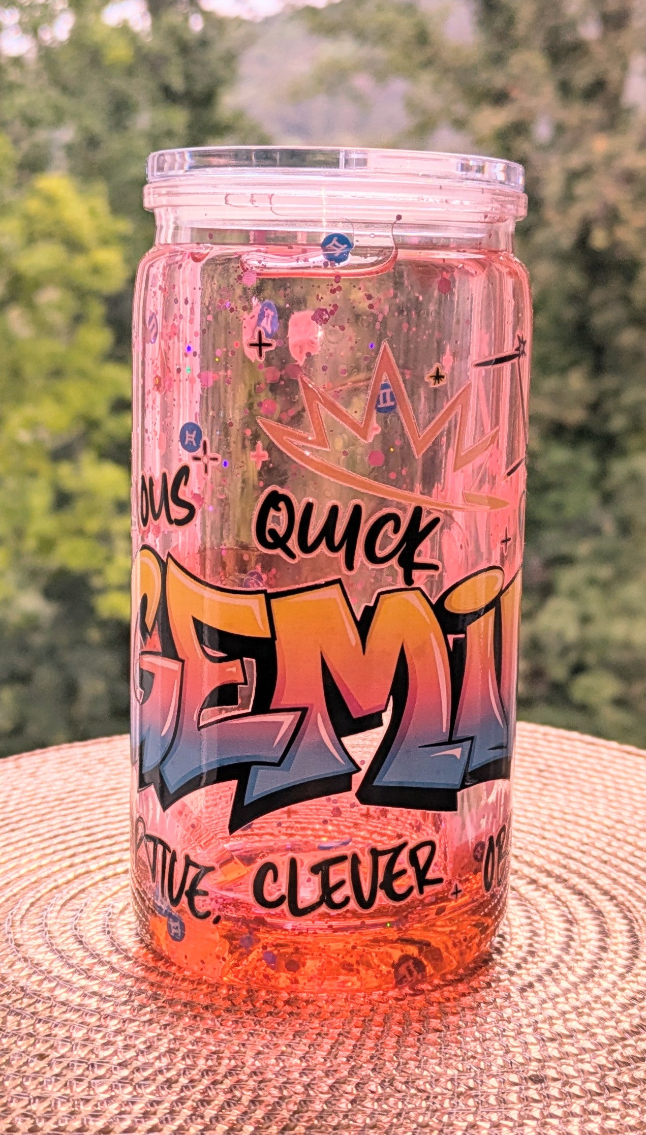 Sternzeichen Zwillinge Lava Becher mit vielen kleinen Details