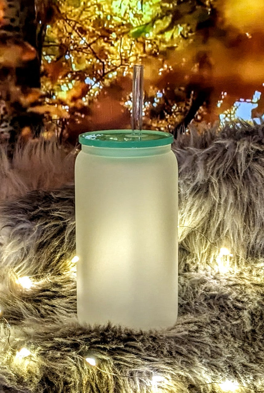 Glasbecher Eis-Optik mit grünem Deckel und Trinkröhrchen +  Sticker nach Wahl