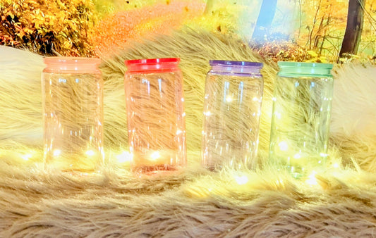 Trinkbecher in 4 verschiedenen Farben aus Plastik mit Deckel Trinkröhrchen + Sticker nach Wahl