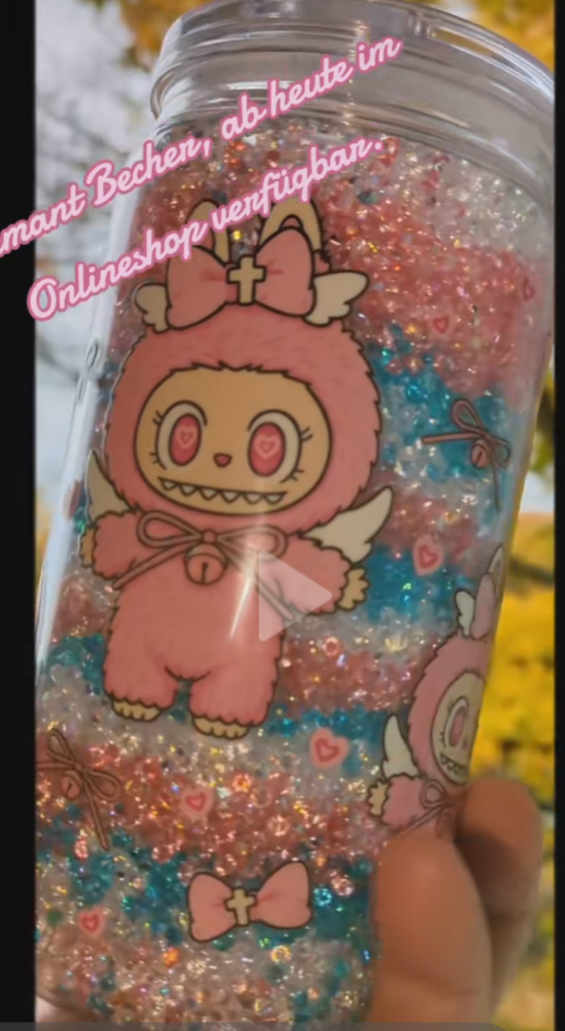 Dreifarbiger Dimant-gefüllter Trinkbecher